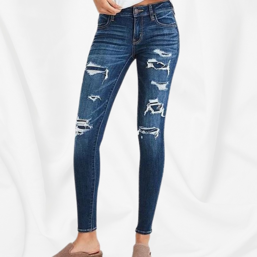 AMERICAN EAGLE Women's Distressed Dark Wash Skinny Jean (NWOT)￨Size US 4
